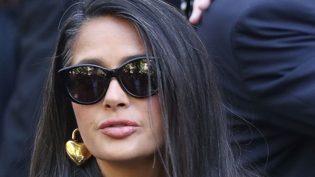 Salma Hayek natural grays